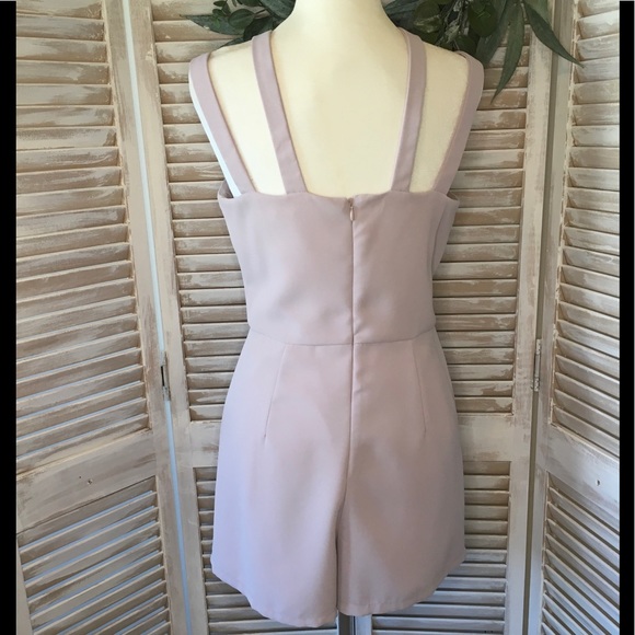 ✴️LAST ONE✴️ MEDIUM SLEEVELESS ROMPER WITH UNIQUE STRAPPY DETAILS - Picture 3 of 7